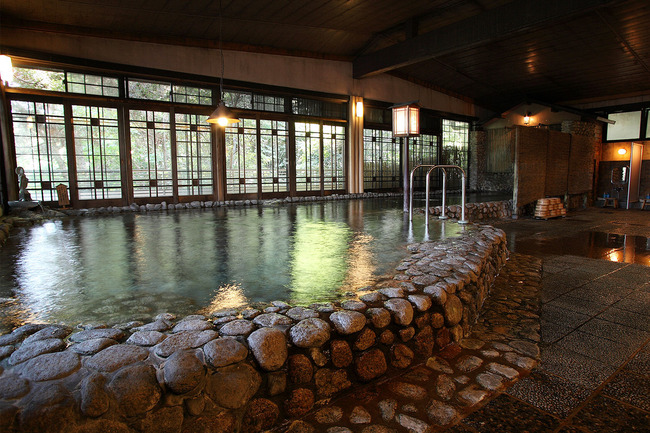 福岡県 老舗 高級旅館 二日市温泉 大丸別荘 大浴場 お湯換え 年2回 不衛生 レジオネラ属菌 基準値 最大3700倍 検出 虚偽報告に関連した画像-01