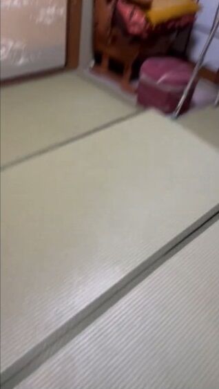 親戚 叔父 部屋 謎のボタン 隠し収納 エロ本 写真に関連した画像-04