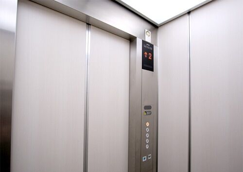 就活　転職　面接　エレベーター　二人きり　来ない方がいい　アドバイス　ブラック企業　辞退に関連した画像-01