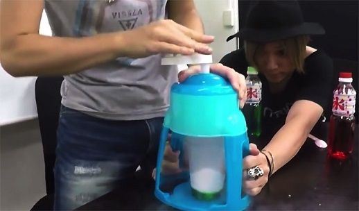 ドライアイスでかき氷を作って食べてみた結果ｗｗｗｗｗｗｗｗｗｗｗｗｗｗｗｗ オレ的ゲーム速報 刃