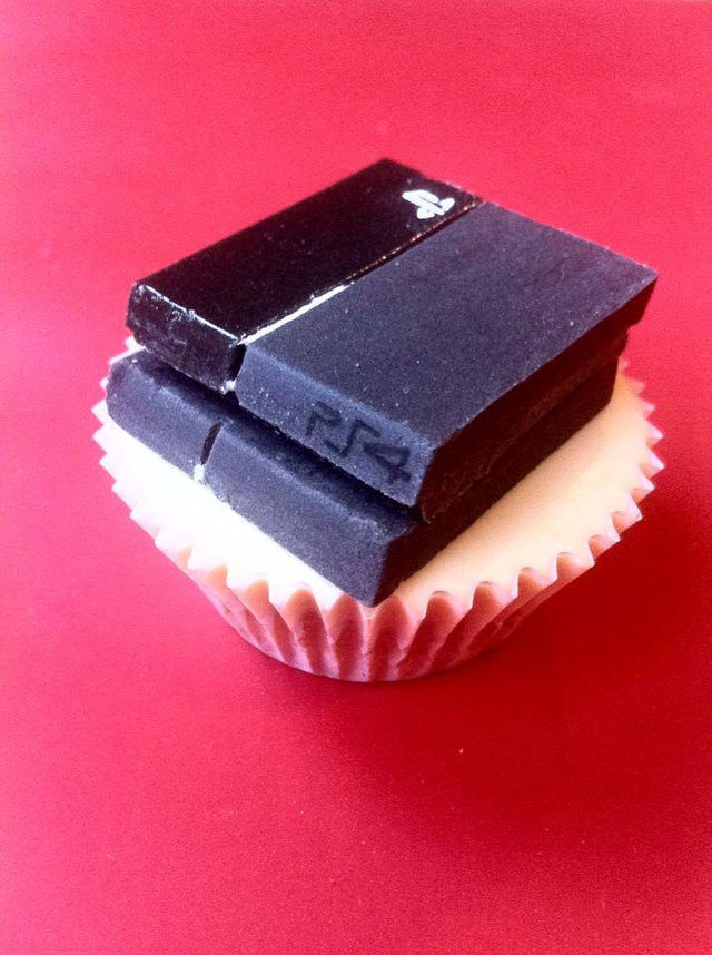 131216ps4cake5