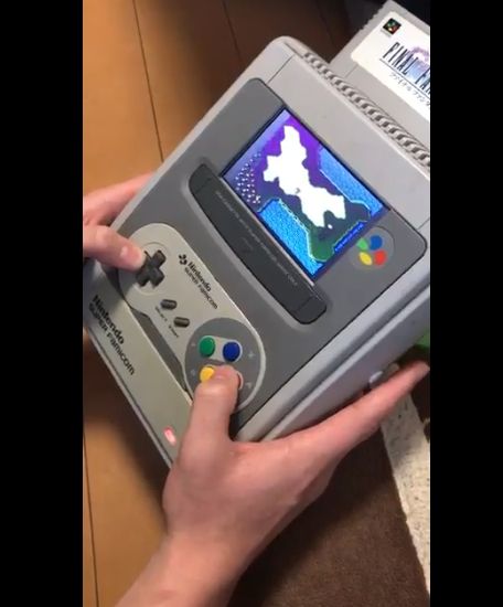 スーパーファミコン を力技で携帯機にした天才が現るwwwww 凄いけどデケェwww オレ的ゲーム速報 刃 スーパーファミコン を力技で携帯機にした天才が現るwwwww 凄いけどデケェwww オレ的ゲーム速報 刃
