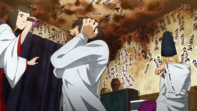 女性　天井　水滴　上階　亡くなった人　血液　アパート　トラウマに関連した画像-01