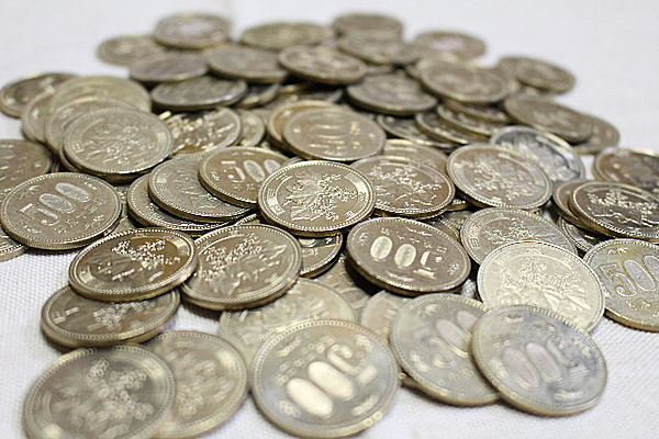 500円　南極地域観測50年記念硬貨　タロとジロ　夏コミに関連した画像-01