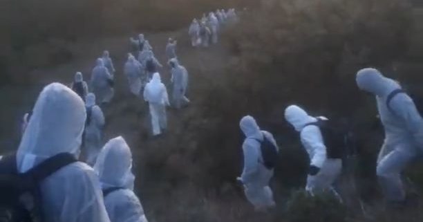 フランス 環境活動家 セメント工場 襲撃に関連した画像-01