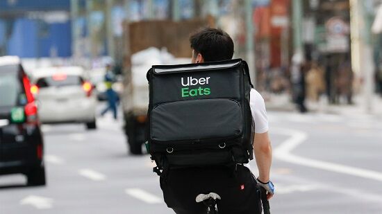 生理用品　男性　配達員　デリバリー　Uber　性差別　ナプキンに関連した画像-01