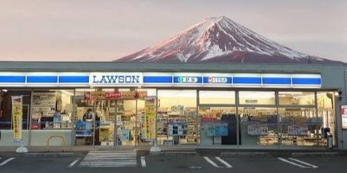 外国人　観光客　ローソン　富士山　目隠し　幕　迷惑行為　オーバーツーリズム　穴　被害に関連した画像-01