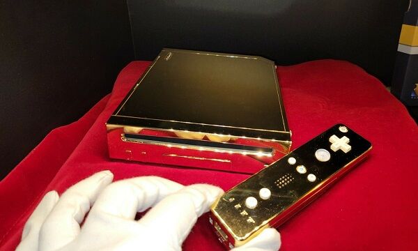 エリザベス女王純金Wii出品に関連した画像-05
