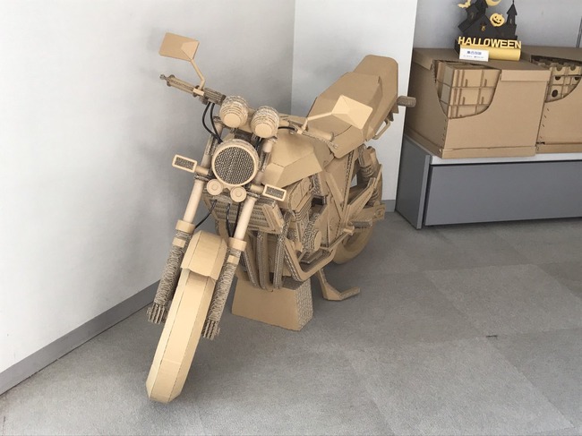 ダンボールでホンダcb400 バイク を作ったよ 凄すぎてネット民唖然www オレ的ゲーム速報 刃 ダンボールでホンダcb400 バイク を作ったよ 凄すぎてネット民唖然www オレ的ゲーム速報 刃