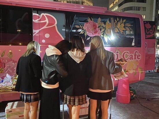 Colabo 仁藤夢乃 バスカフェ 新宿 歌舞伎町 左翼 活動家 しばき隊に関連した画像-01