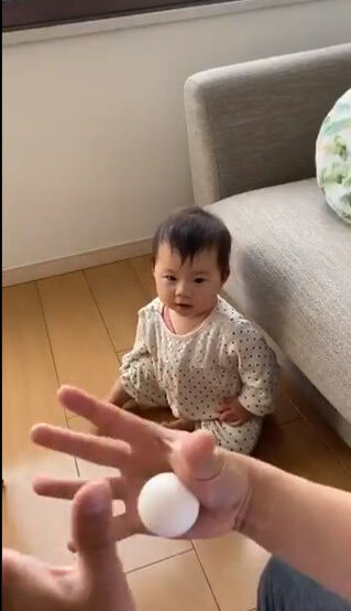 手品 を生まれてはじめて見た赤ちゃんの反応がこちらです 1 3万いいね超え オレ的ゲーム速報 刃 手品 を生まれてはじめて見た赤ちゃんの反応がこちらです 1 3万いいね超え オレ的ゲーム速報 刃