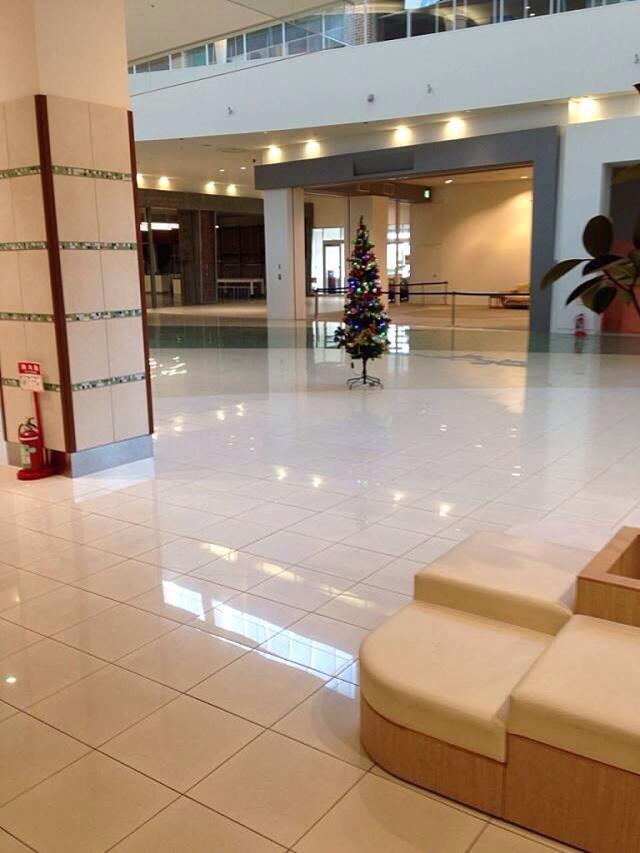 虚しい 生きる廃墟として話題になった大型ショッピングモール ピエリ守山 のクリスマスの飾り付けがやばいｗｗｗｗｗｗｗｗ オレ的ゲーム速報 刃