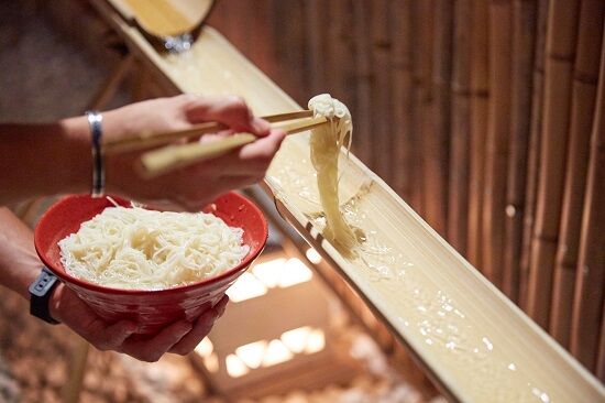 湧き水　流しそうめん　カンピロバクター　鶏肉　生焼け　大雨　石川　大滝そうめん　営業停止処分　保健所　食中毒　検出に関連した画像-01