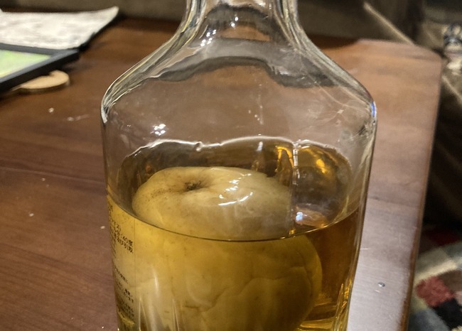 お酒 カルヴァトス 瓶 リンゴ 入れ方に関連した画像-01