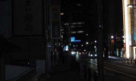停電 ライフハック 即席めん バッテリー 充電 スマホ 懐中電灯に関連した画像-01
