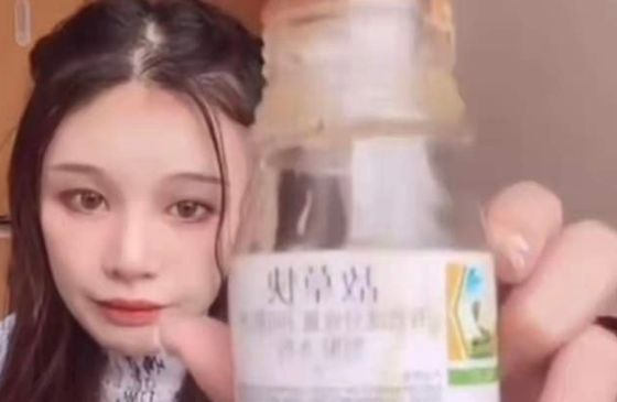 美人　インフルエンサー　TikTok　農薬　アンチ　一気飲み　死亡に関連した画像-01