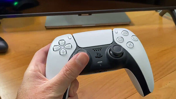 PS5 黒 コントローラー DualSenseに関連した画像-04