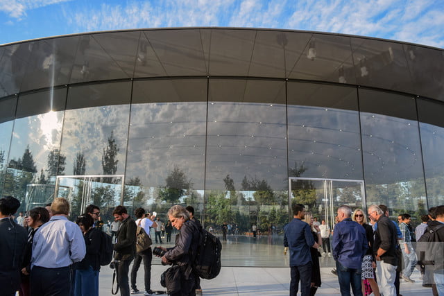Apple アップル 本社 社屋 ガラスに関連した画像-04