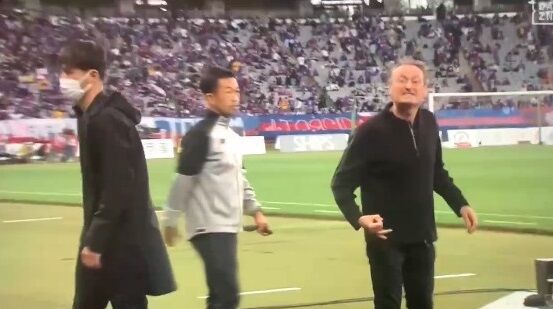 サッカー Jリーグ FC東京 アルベル監督 審判 侮辱に関連した画像-02