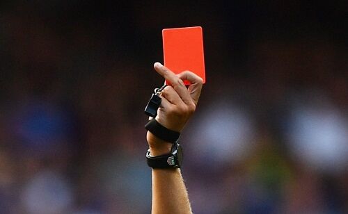 サッカー 試合 レッドカード 咳 故意 に関連した画像-01