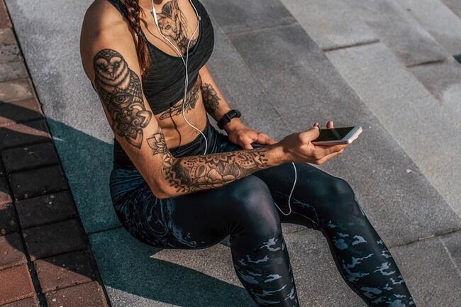 居酒屋　タトゥー　入店拒否　落書き　SNSの反応　炎上　論破　マナー　カスタマーハラスメント　接客に関連した画像-01