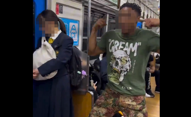 日本 観光 観光名所 黒人 電車 女子高生 JK ダンス 迷惑ダンス動画 撮影 大問題 批判殺到に関連した画像-01