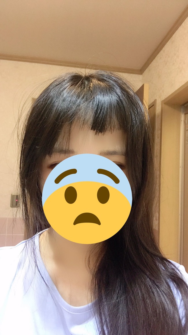 女子が すきバサミ と間違えてとんでもない物で前髪を切る 前髪が凄いことになってしまうｗｗｗｗｗ オレ的ゲーム速報 刃