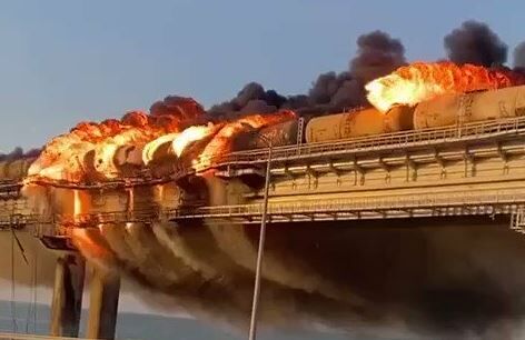 ウクライナ　ロシア　クリミア半島　補給路　大橋　核戦争　プーチン大統領　爆破　破壊　第三次世界大戦に関連した画像-01