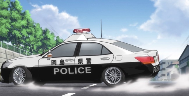 女さん　車　置き去り　警察　パトカー　山奥に関連した画像-01