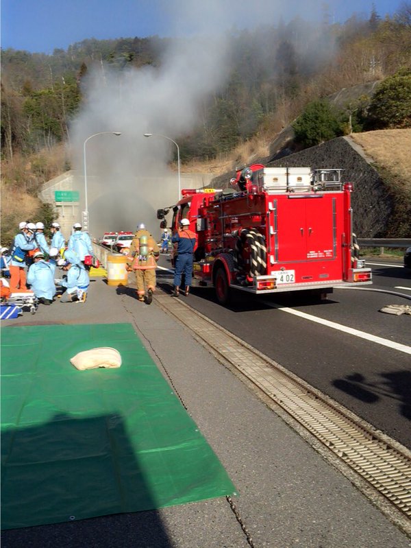 山陽道 トンネル 交通事故 多重事故に関連した画像-04