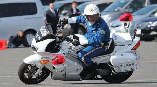 白バイ　速度違反　リセットボタン　測定　証拠隠滅に関連した画像-01