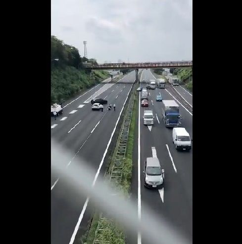 宮崎文夫 実況見分 玉突き事故 に関連した画像-04