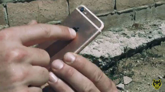 iPhone6S 脆弱性 ハンマー 液体窒素 YouTube 動画 ライフル ミキサー 破壊 スマートフォンに関連した画像-08