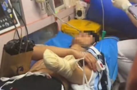 中国人 ライブ配信 不審者 手首 ナイフ マチェーテ 大学 アンチに関連した画像-01