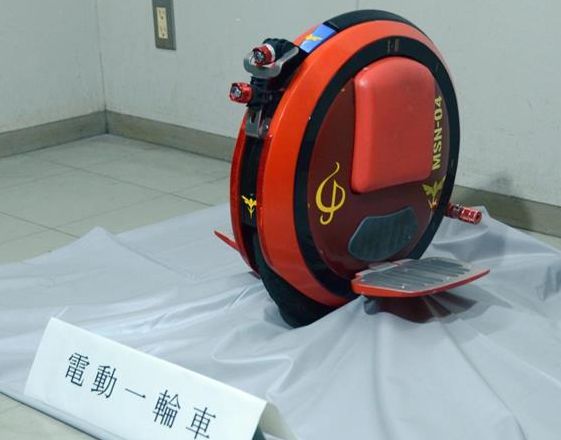 シャア専用 電動一輪車 通勤 公道 走行 会社員 書類送検 全国初 摘発に関連した画像-01
