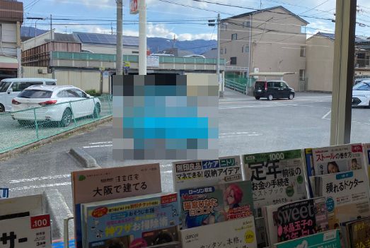 コンビニ　車　店内　ザワつく　駐車場に関連した画像-01