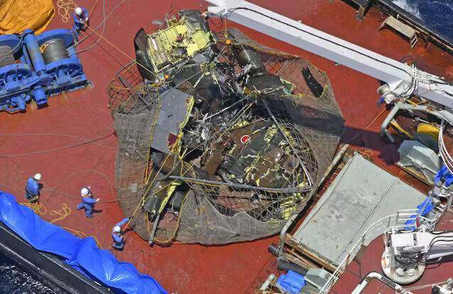 陸自ヘリ　事故　機体　引き揚げ　フライトレコーダー　回収　原因究明　エンジントラブル　エンジンに関連した画像-01