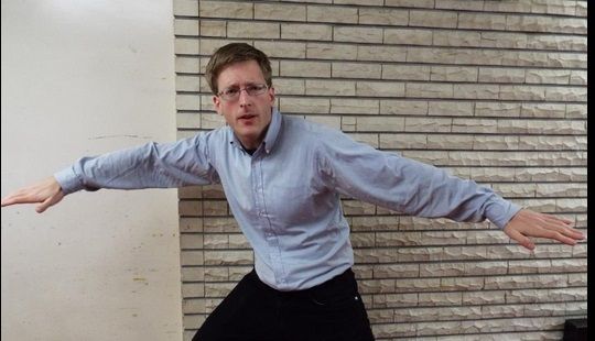 C コミケに人気芸人の 厚切りジェイソン さんが参戦wwwwwwwww オレ的ゲーム速報 刃 C コミケに人気芸人の 厚切りジェイソン さんが参戦wwwwwwwww オレ的ゲーム速報 刃