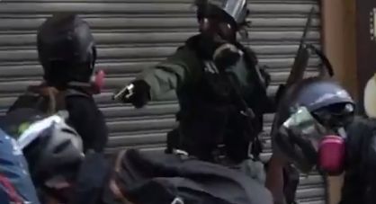 香港デモ 香港警察 実弾 発砲に関連した画像-01