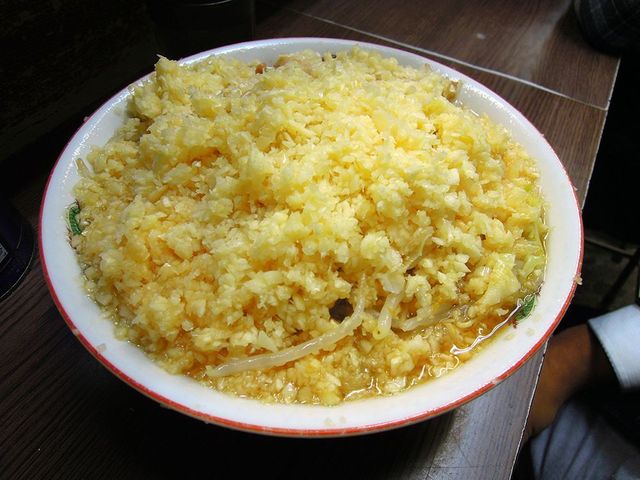 チョモランマ 二郎 ラーメン用語辞典 二郎注文などマニア向けの言葉も掲載