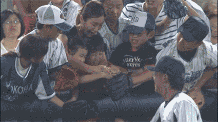 大谷翔平 ホームランボールに関連した画像-03