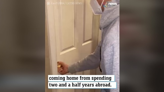 アメリカ 男性 兵士 兵役休暇 帰宅 両親 サプライズ カウンター 夜の営みに関連した画像-01