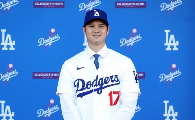 野球 MLB ドジャース 背番号 ジョー・ケリー 妻 ポルシェ　プレゼントに関連した画像-01