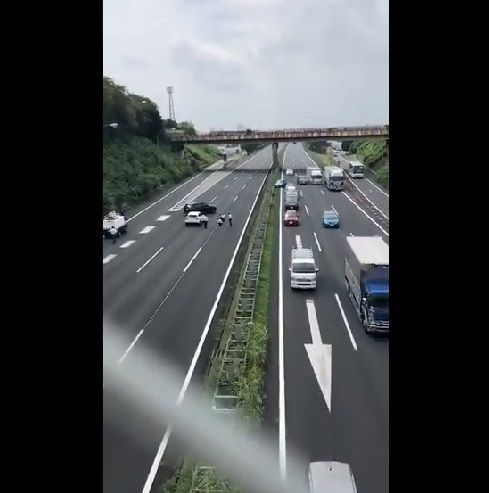 宮崎文夫 実況見分 玉突き事故 に関連した画像-05