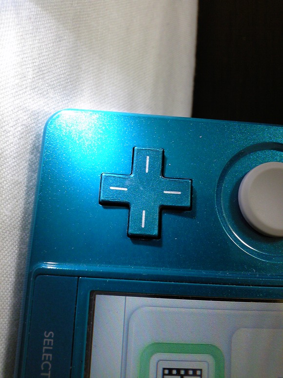 妊娠顔面アクアブルー 3dsのメッキが実物な意味で剥がれてきてる オレ的ゲーム速報 刃