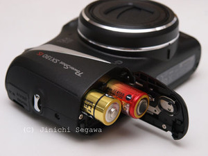 単三電池のデジカメ