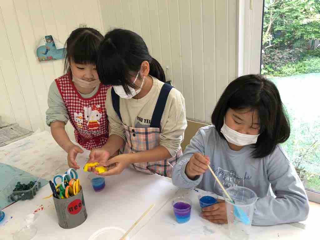 海の絵 海の工作 スライム作り 土曜日3年生クラス 子どもあとりえプランタン 海の絵 海の工作 スライム作り 土曜日3年生クラス 子どもあとりえプランタン