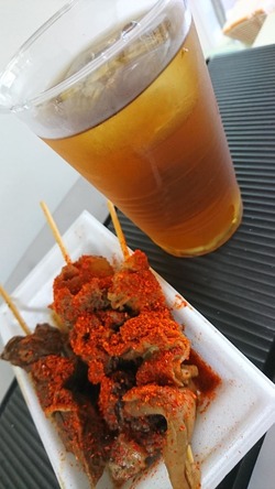 東西商会 ウーロンハイ・白串・赤串・牛すじ串