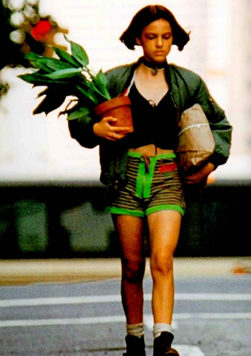 ドルフロ ロリズリーの元ネタって映画leonのマチルダなのか ドルフロ速報 ドールズフロントラインまとめ