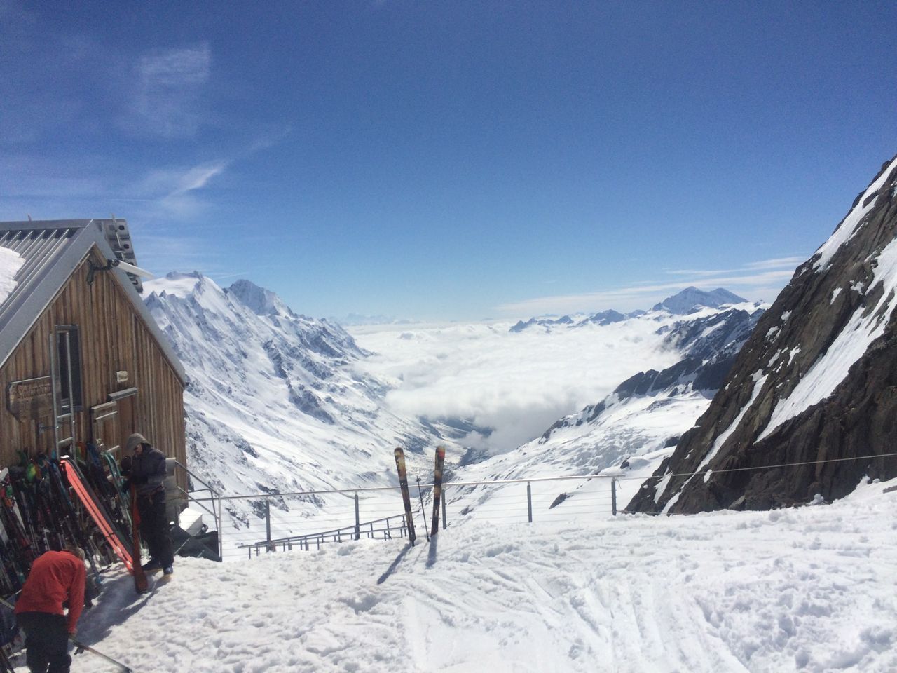氷河を滑る 世界遺産の氷河を滑る : スイスアルプス便り